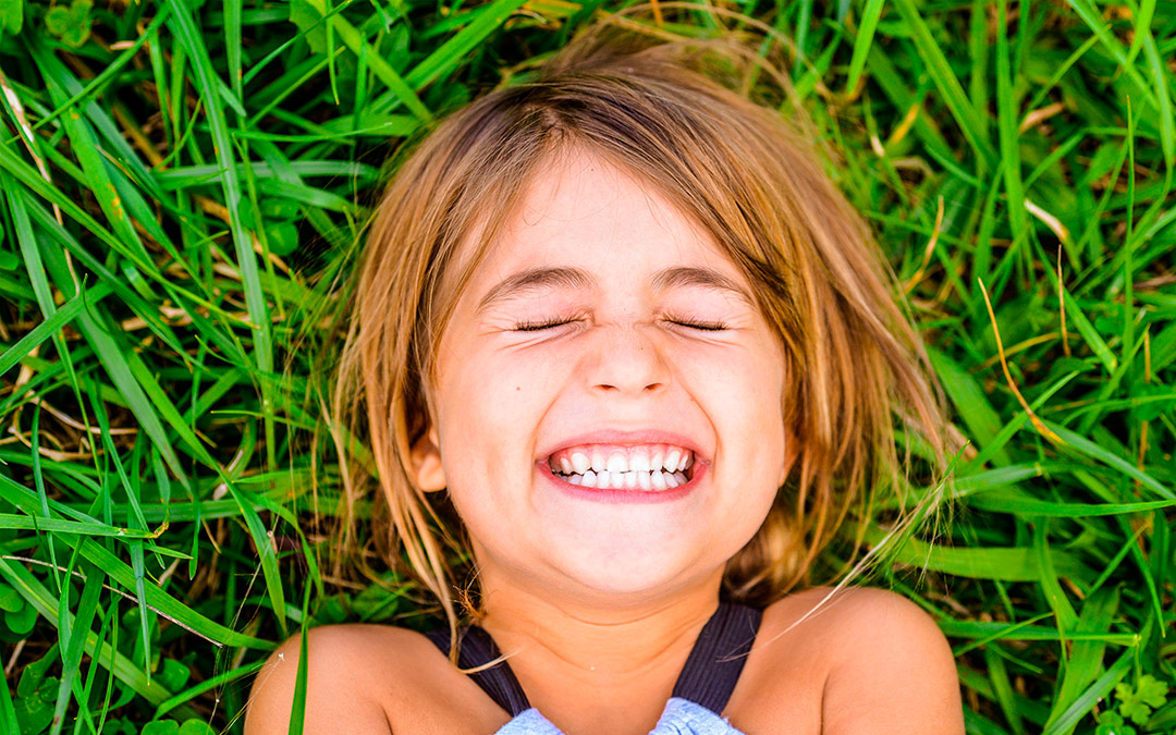 Grinyolar de dents i rosegar galtes, senyals d'estrès en els nens
