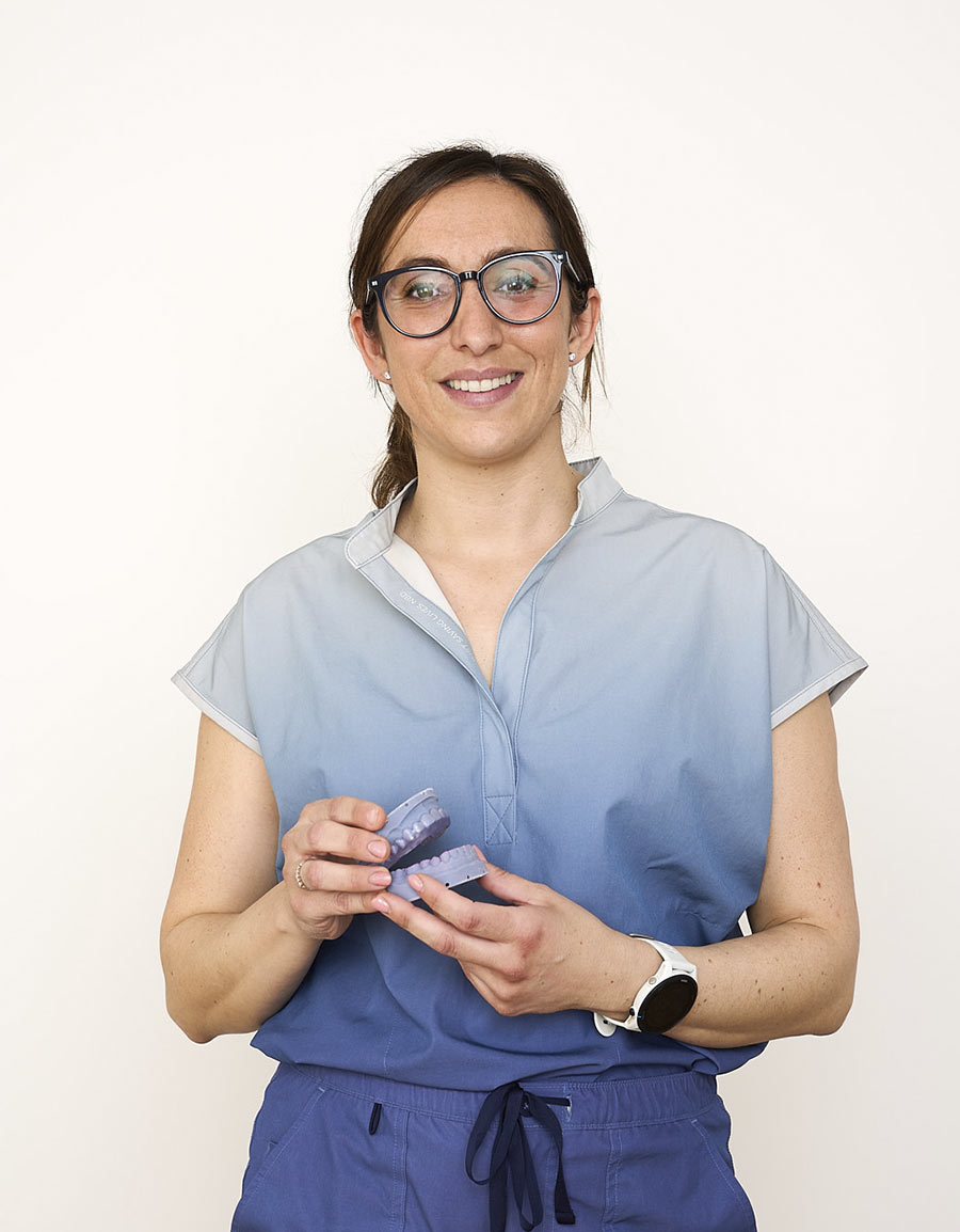 Dra. Aida Comas - Odontòloga, especialista en pròtesis i estètica dental de maxilostetic Girona.